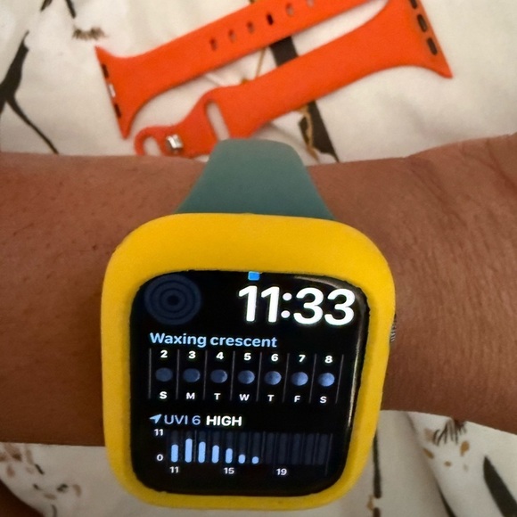 Apple Watch Cover - Silicone case for 45mm with multiple band sets - Picture 2 of 6